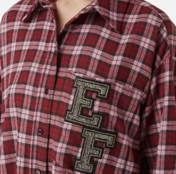 Abito camicia in lana tartan con patch ricamato