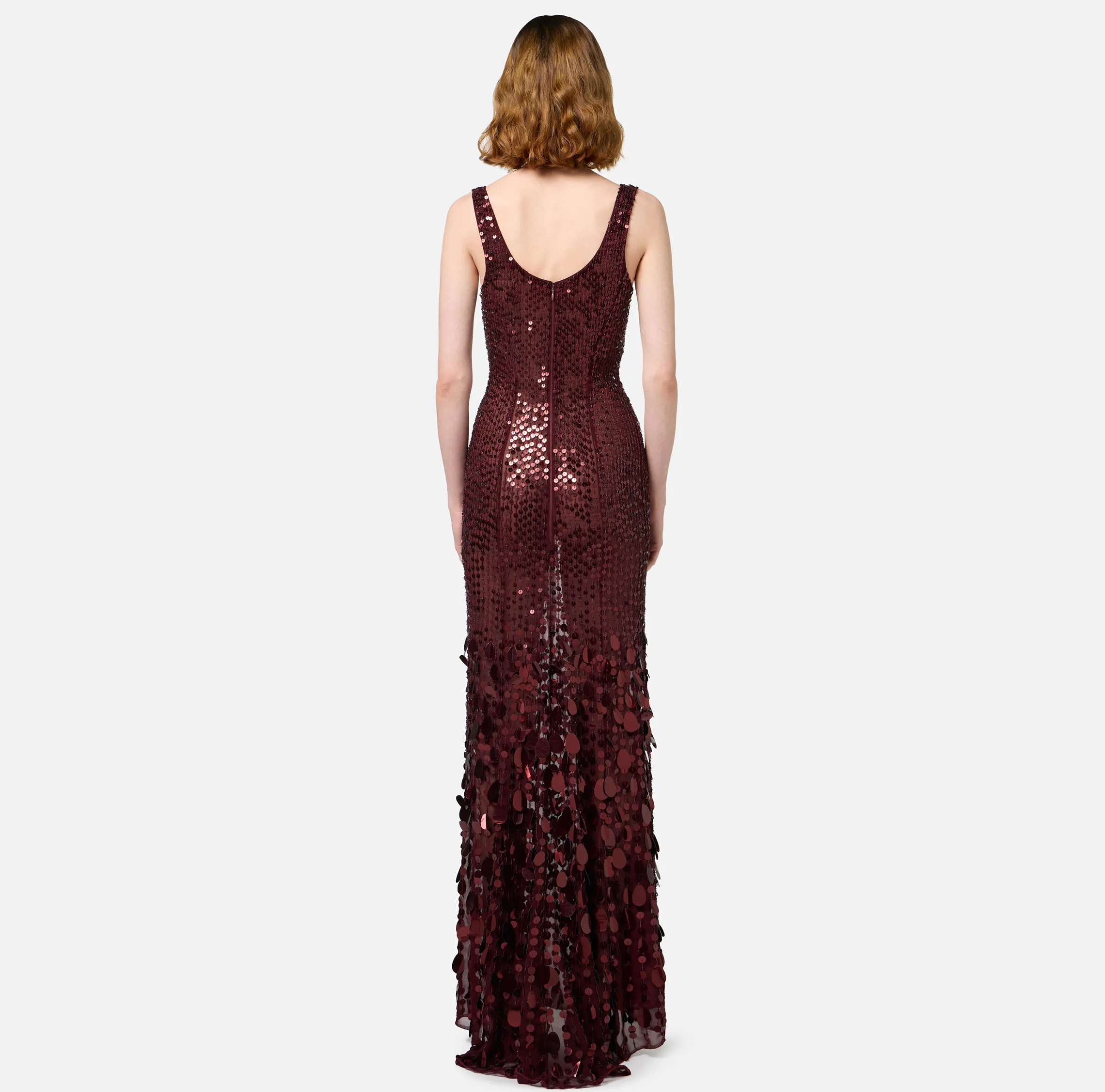 Abito red carpet in georgette ricamata con paillettes