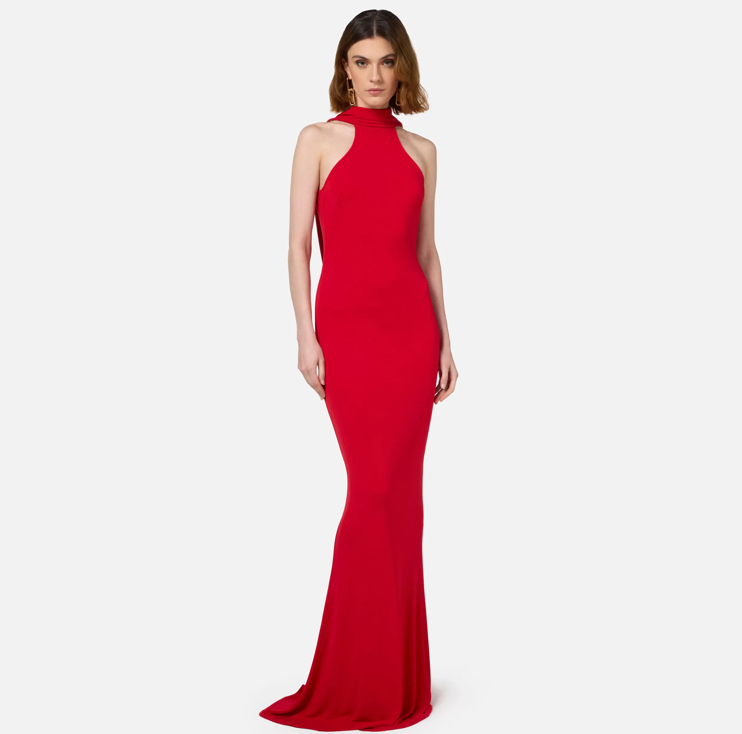 Abito red carpet in jersey con collana sulla schiena