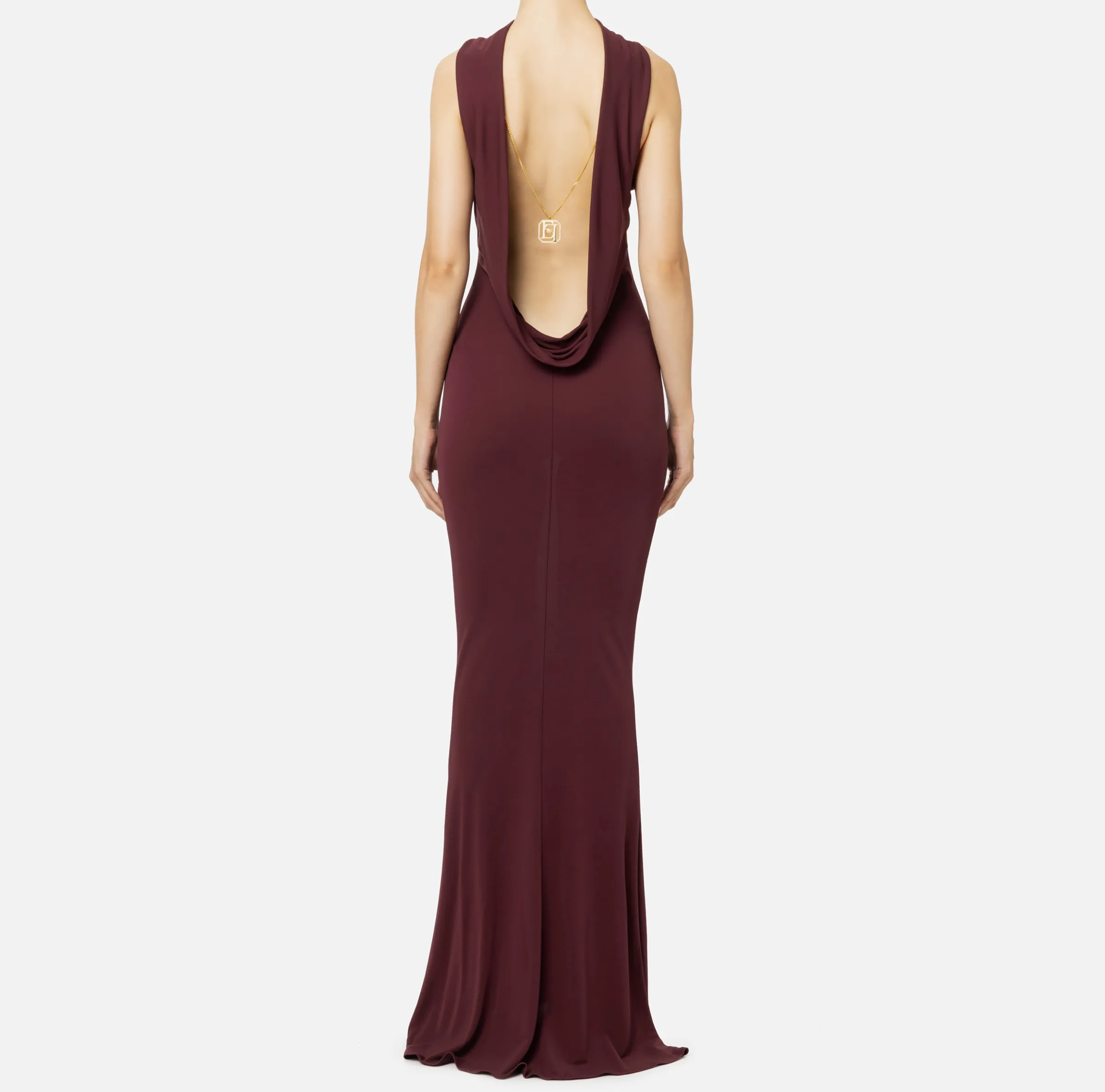 Abito red carpet in jersey con collana sulla schiena