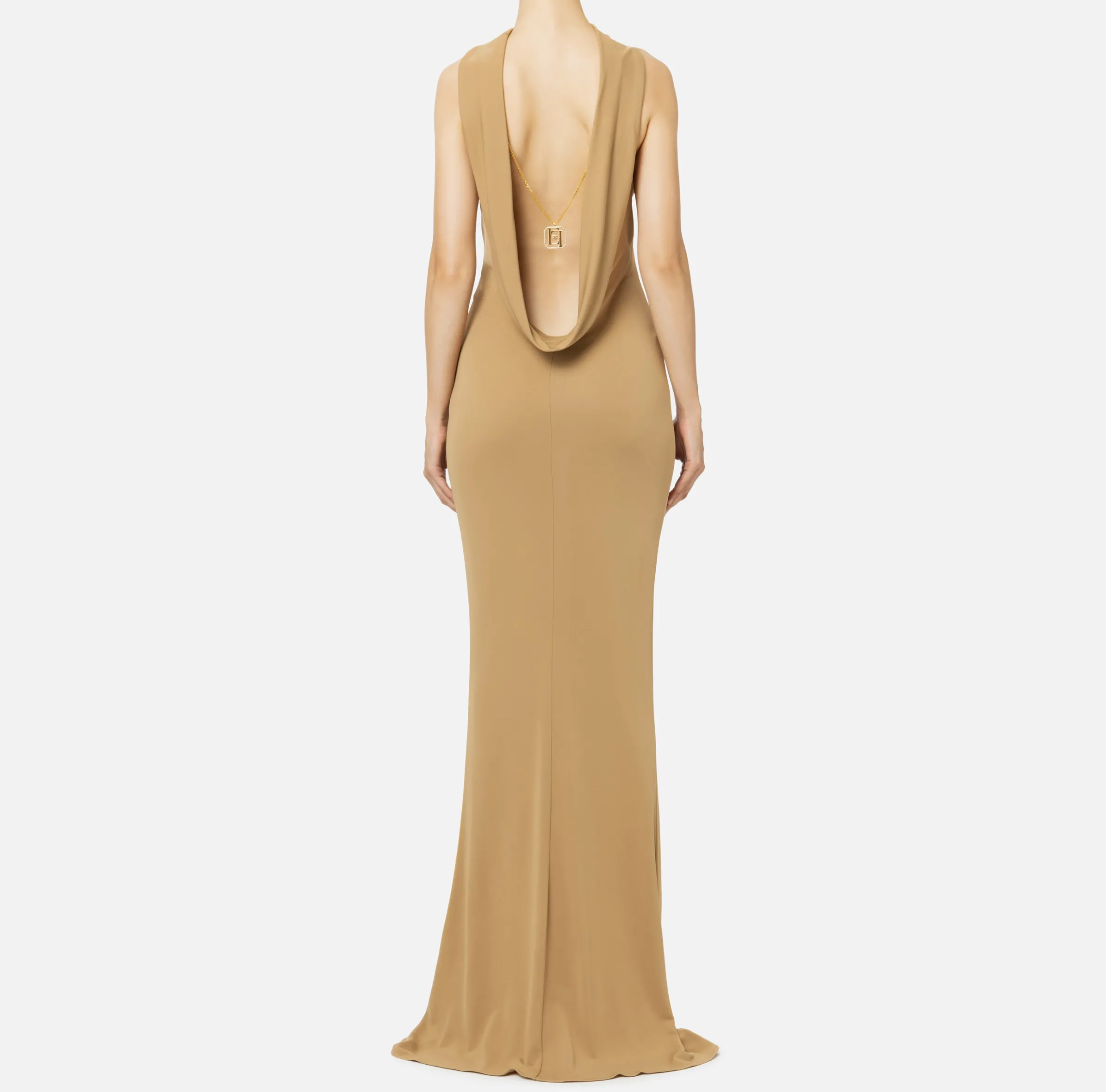 Abito red carpet in jersey con collana sulla schiena