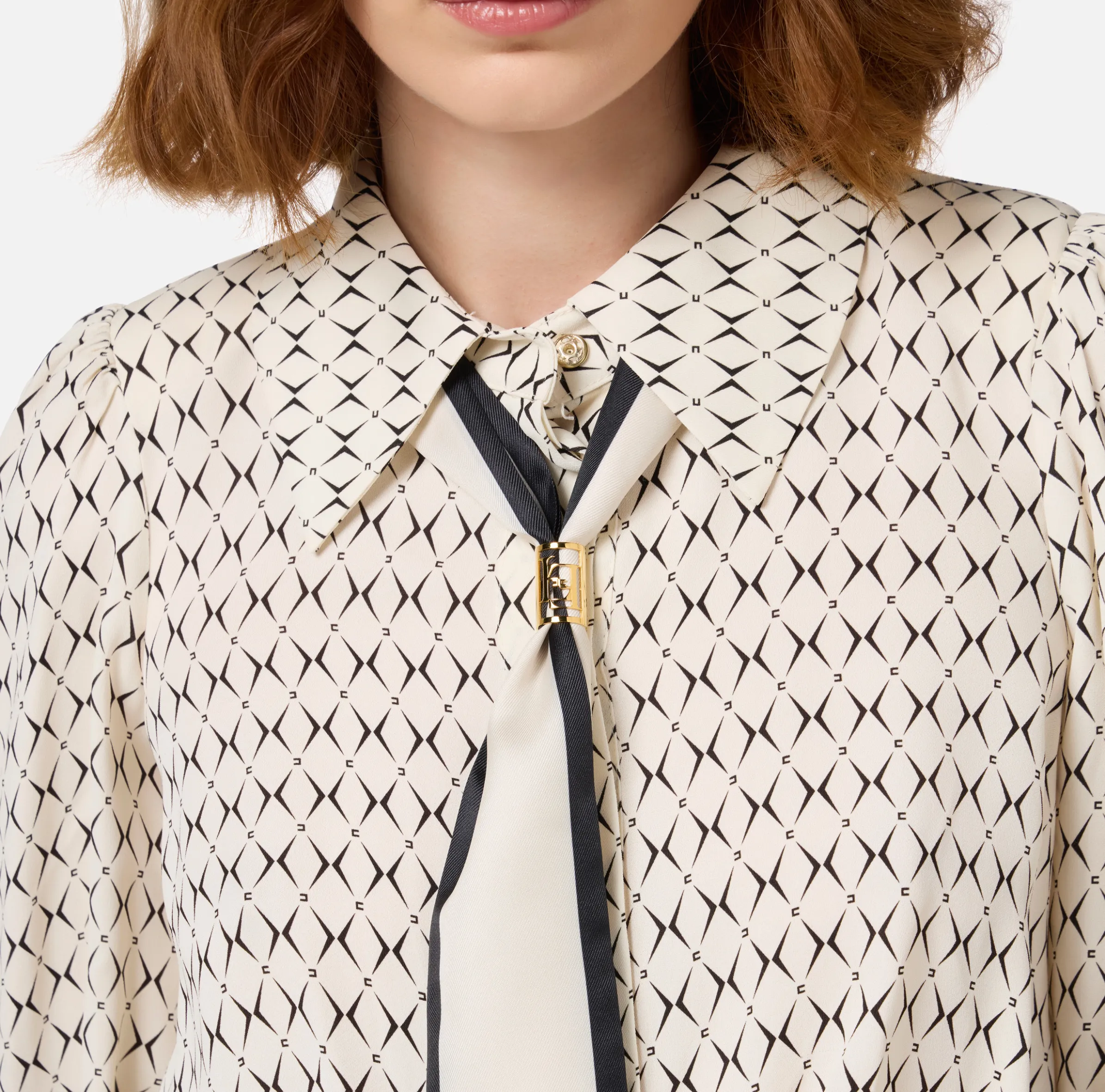 Camicia cropped in georgette stampa rombo con foulard