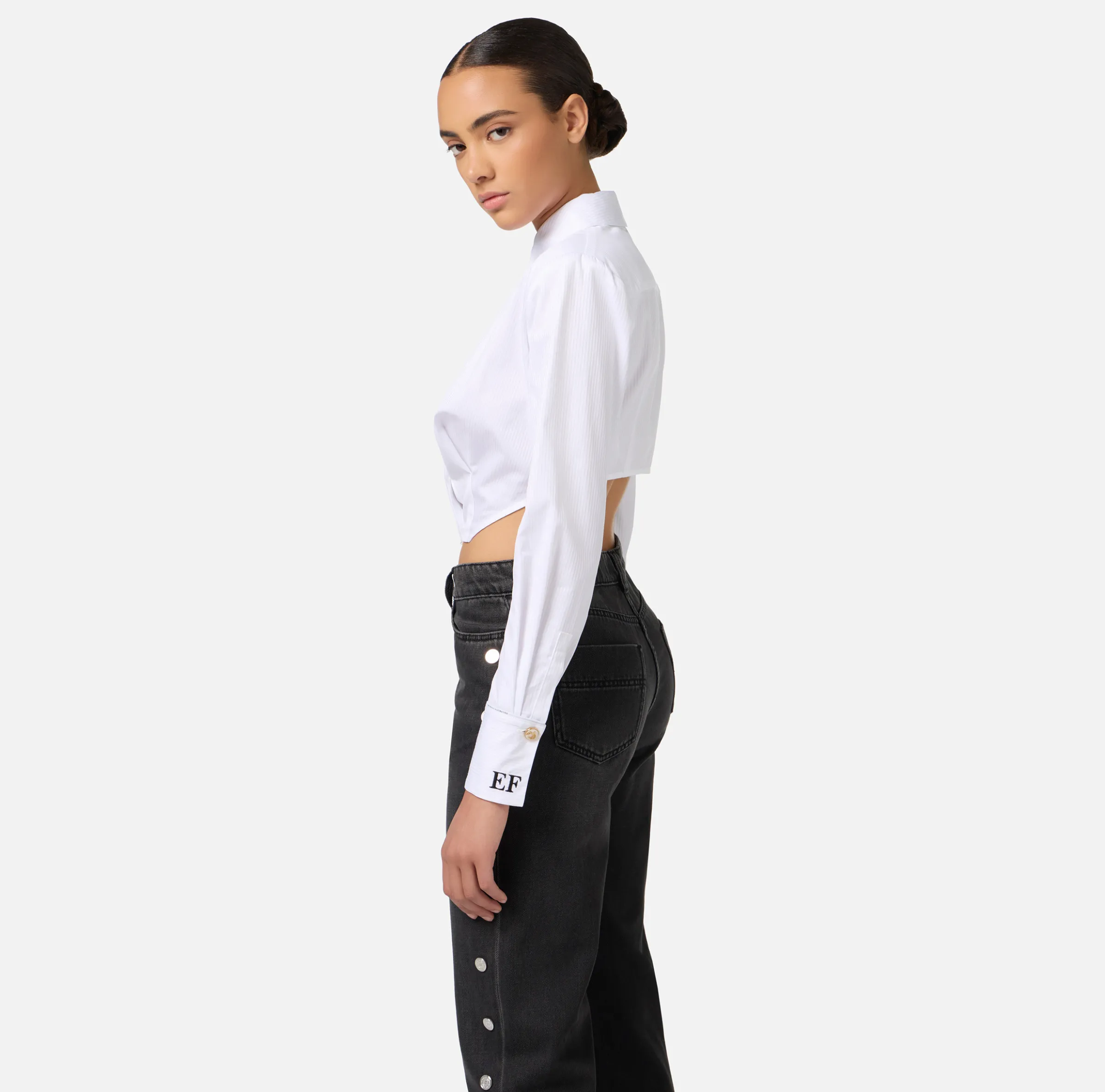 Camicia cropped in popeline a righe con fondo asimmetrico