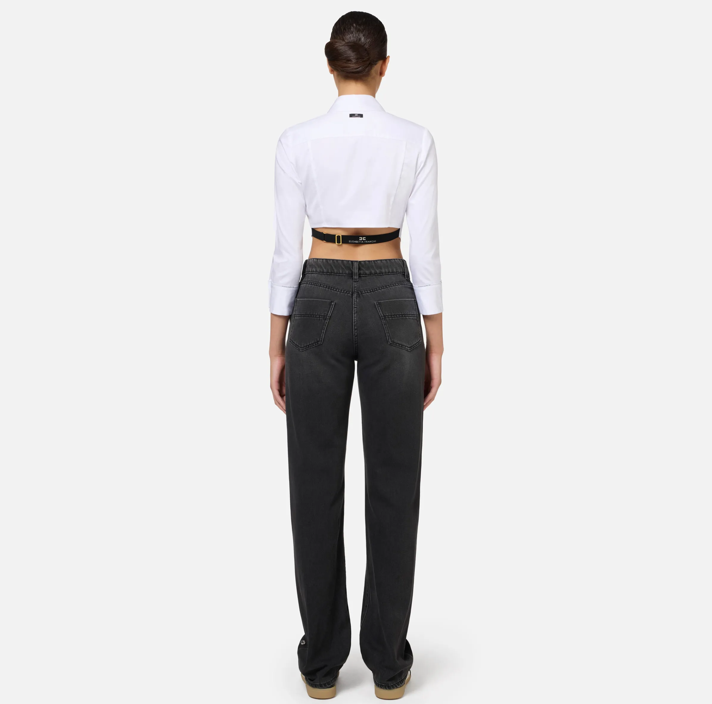 Camicia cropped in popeline con plastron ed elastico logato