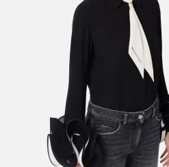 Camicia in georgette con ruches e foulard