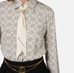 Camicia in georgette stampata con ruches e foulard