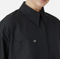 Camicia in popeline con logo sui polsi