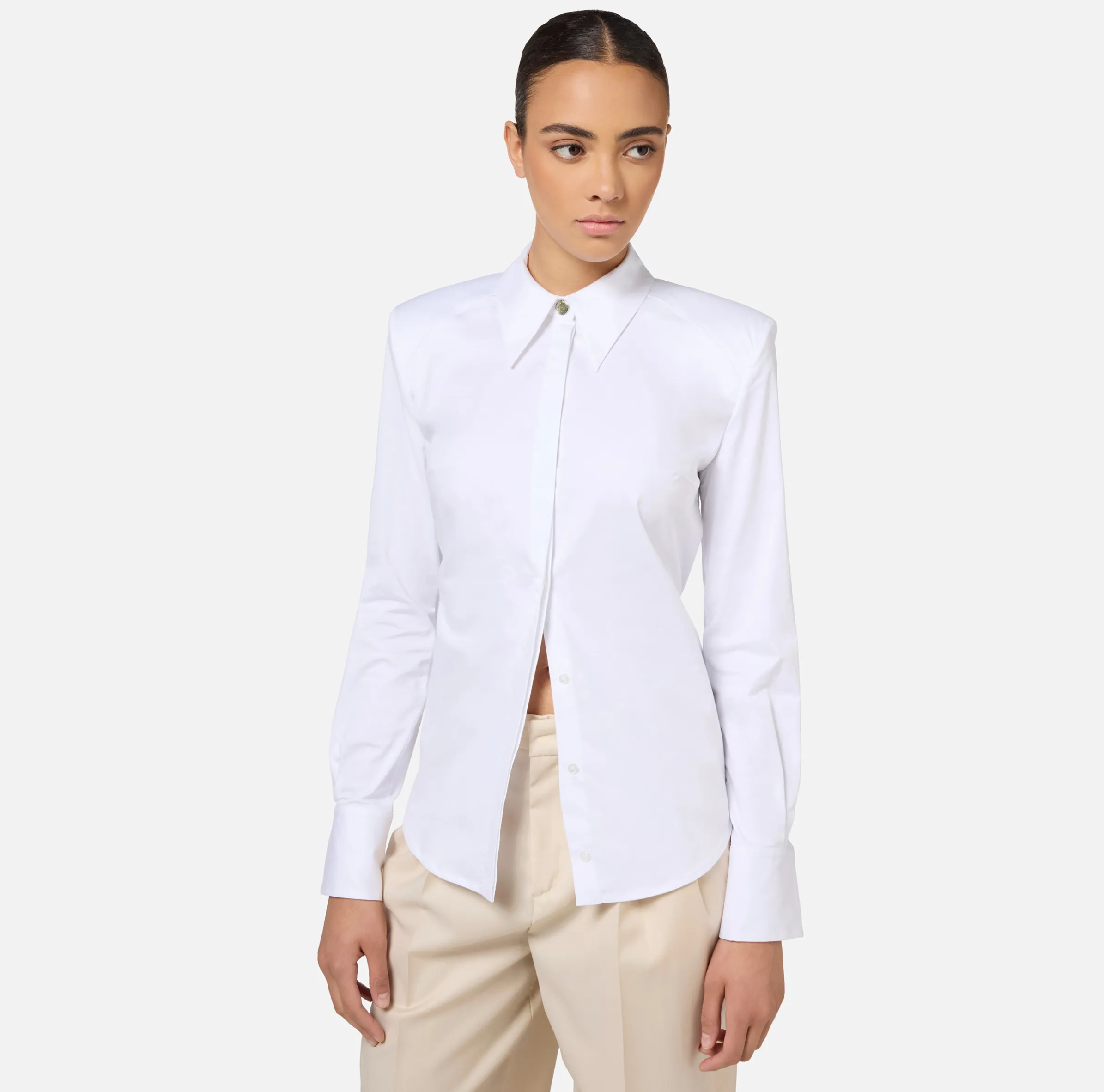 Camicia in popeline con spalle strutturate