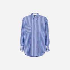 Camicia in popeline rigato con logo sui polsi