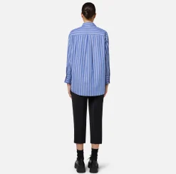 Camicia in popeline rigato con logo sui polsi