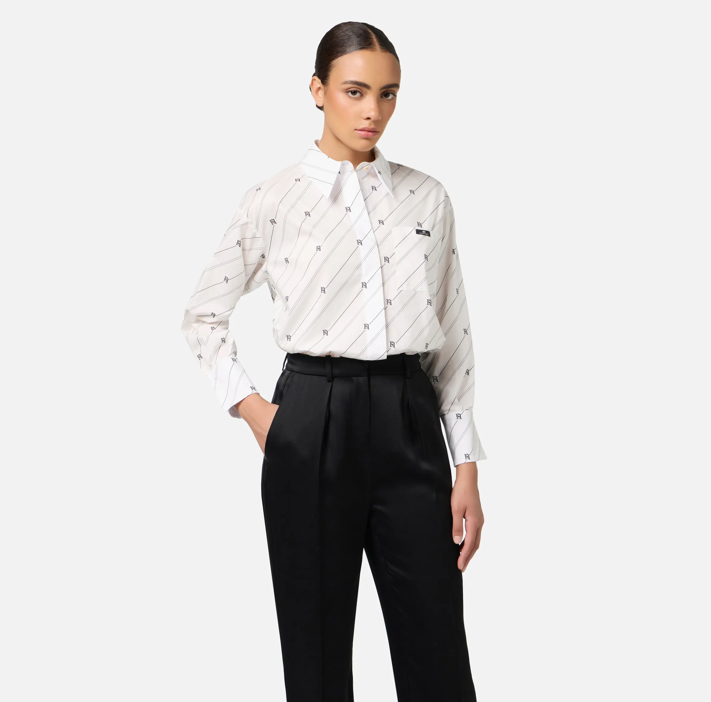 Camicia in popeline stampato con etichetta logo
