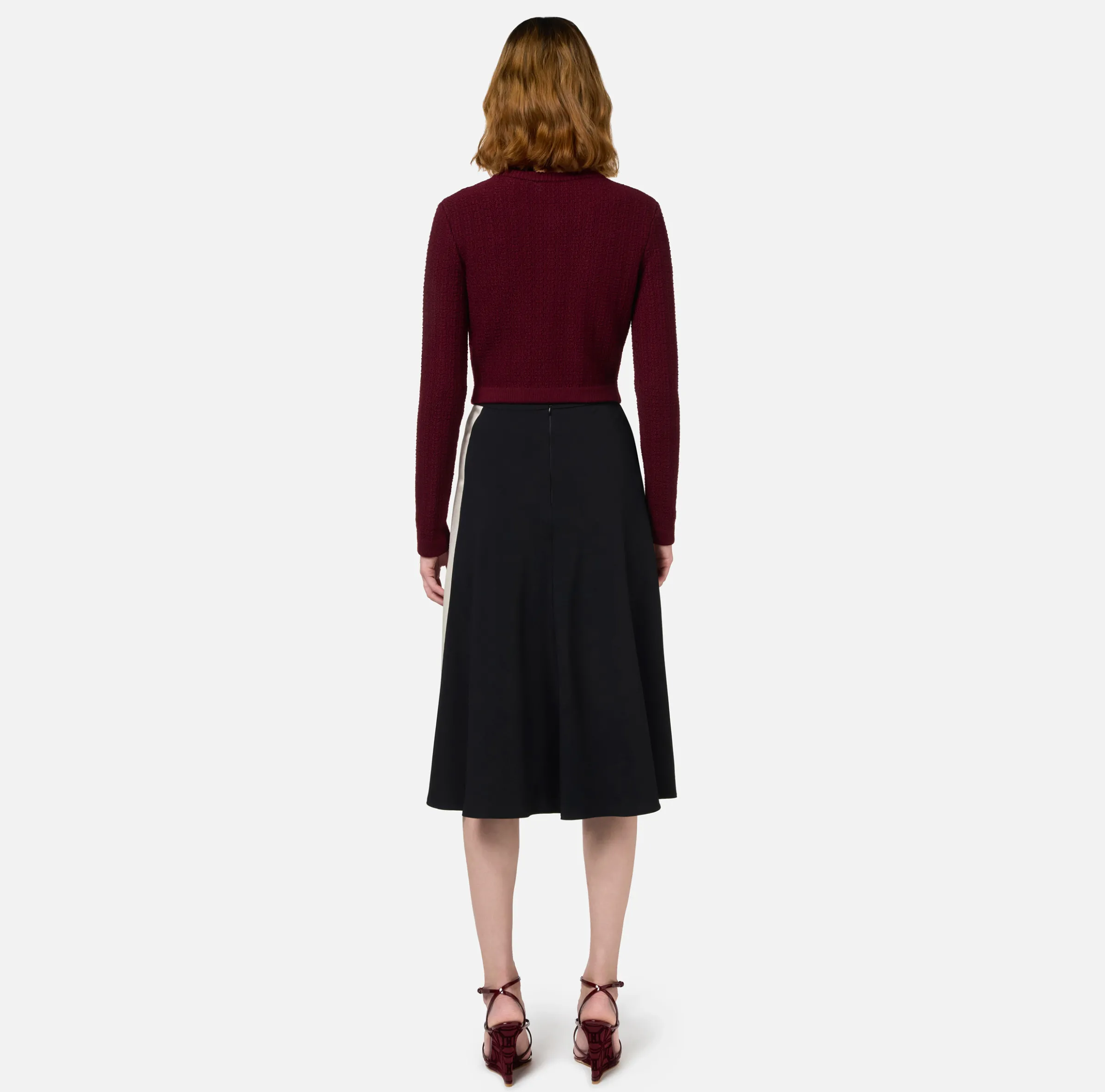 Cardigan in lana bouclé con ricamo