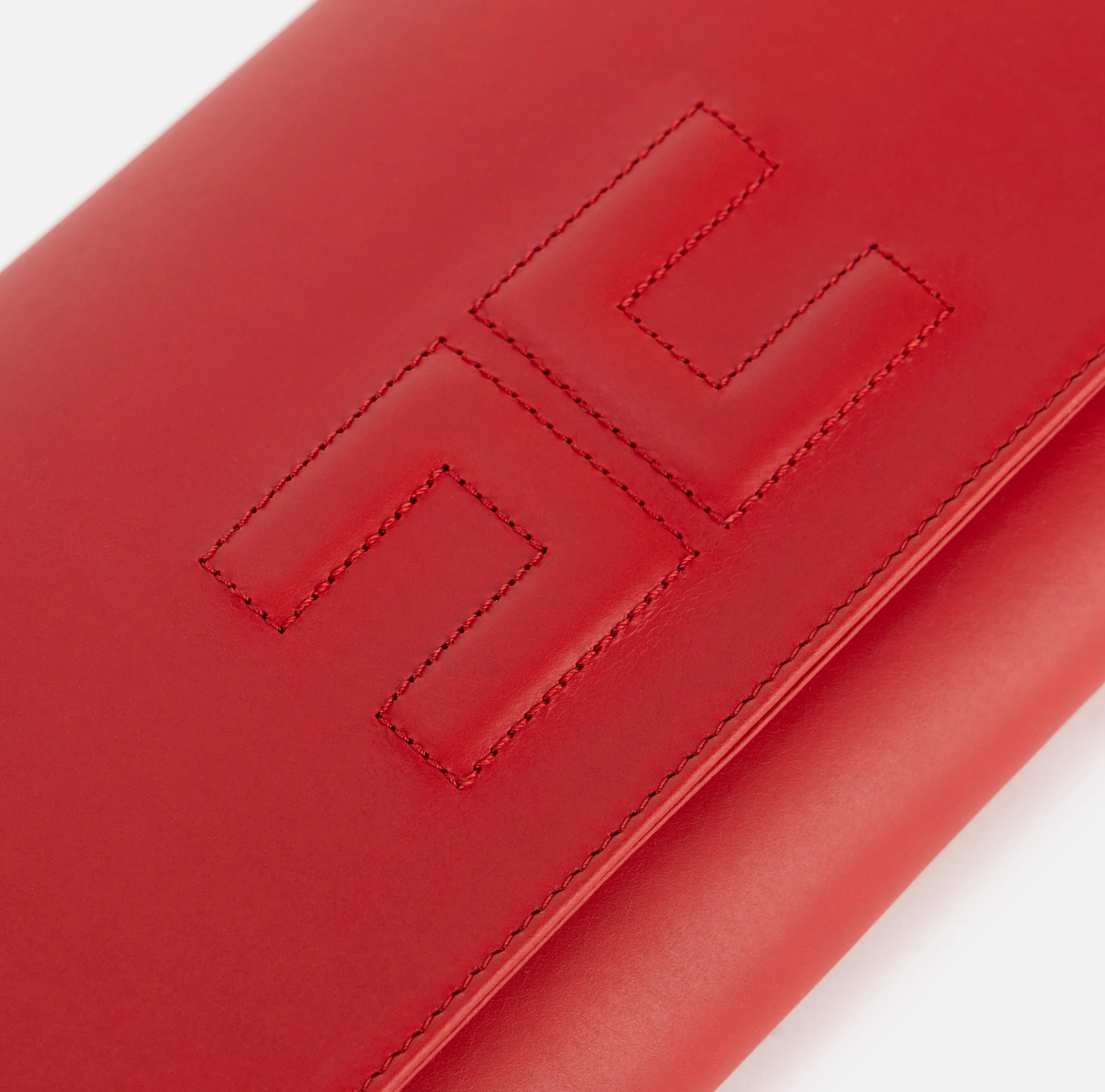 Clutch baguette in nappa con logo embossed