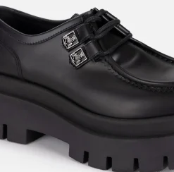 Derby in pelle con plateau