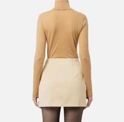 Dolcevita in lana merino con logo jacquard