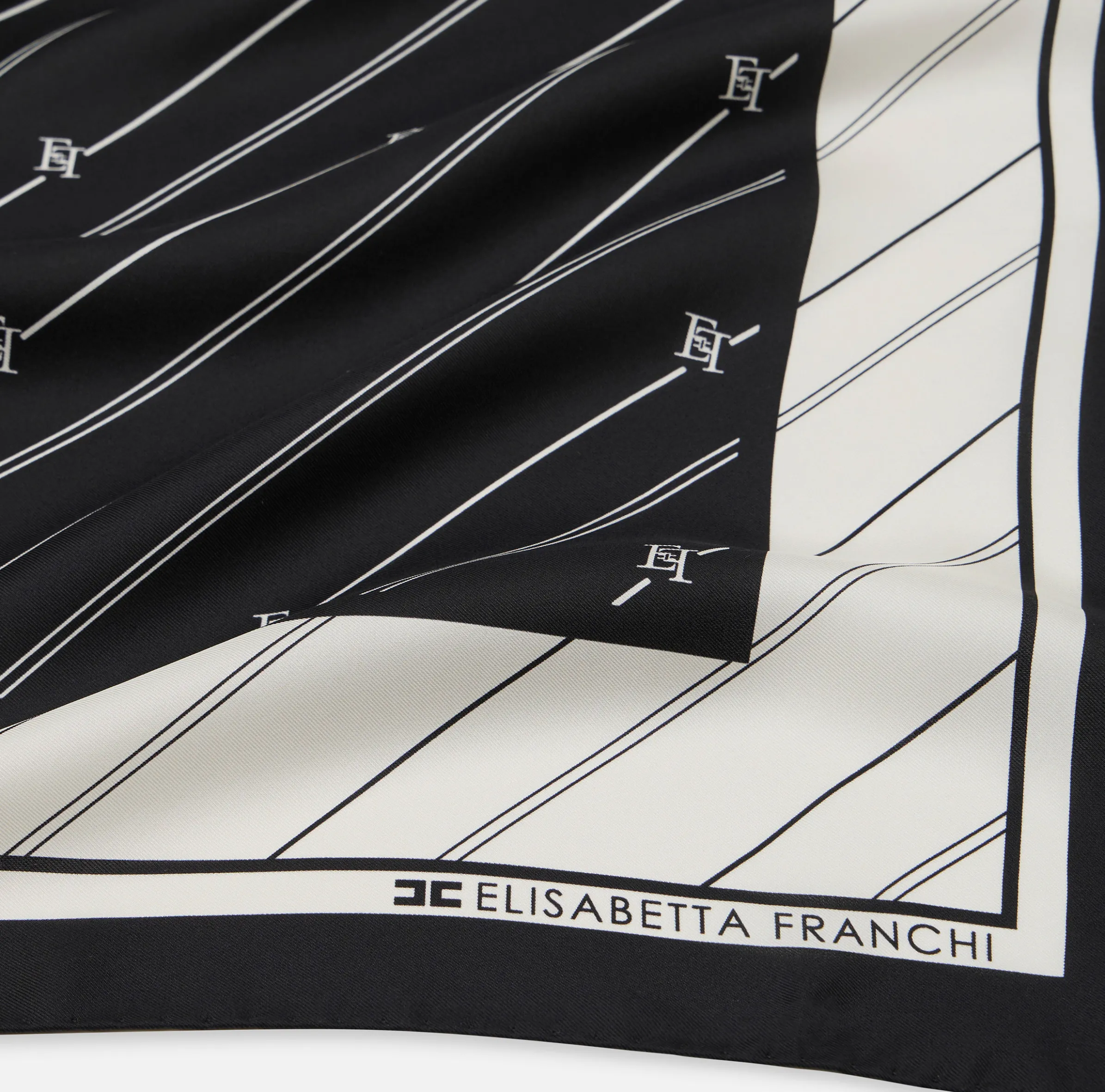 Foulard in seta con pattern righe diagonali e logo