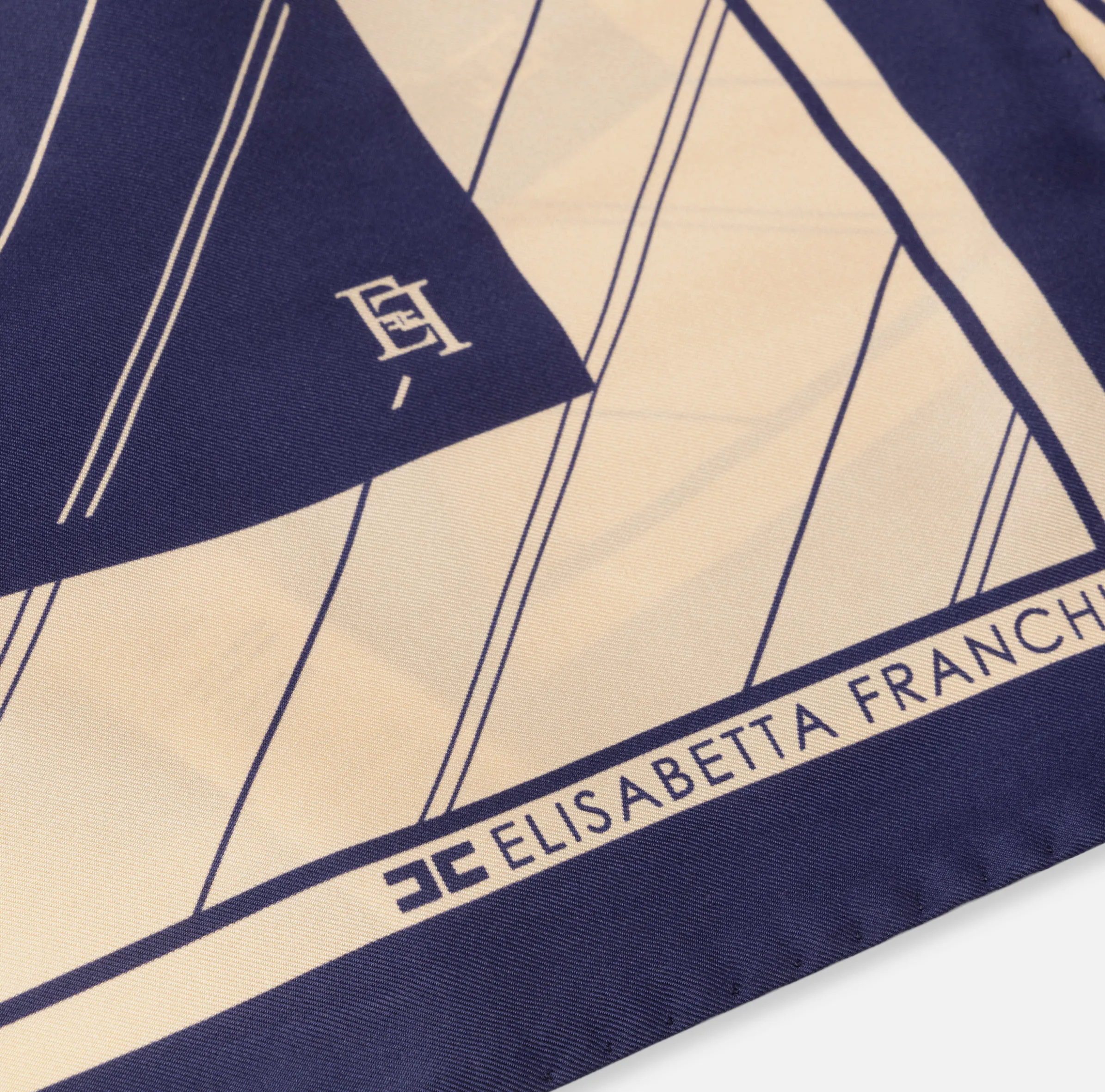 Foulard in seta con pattern righe diagonali e logo