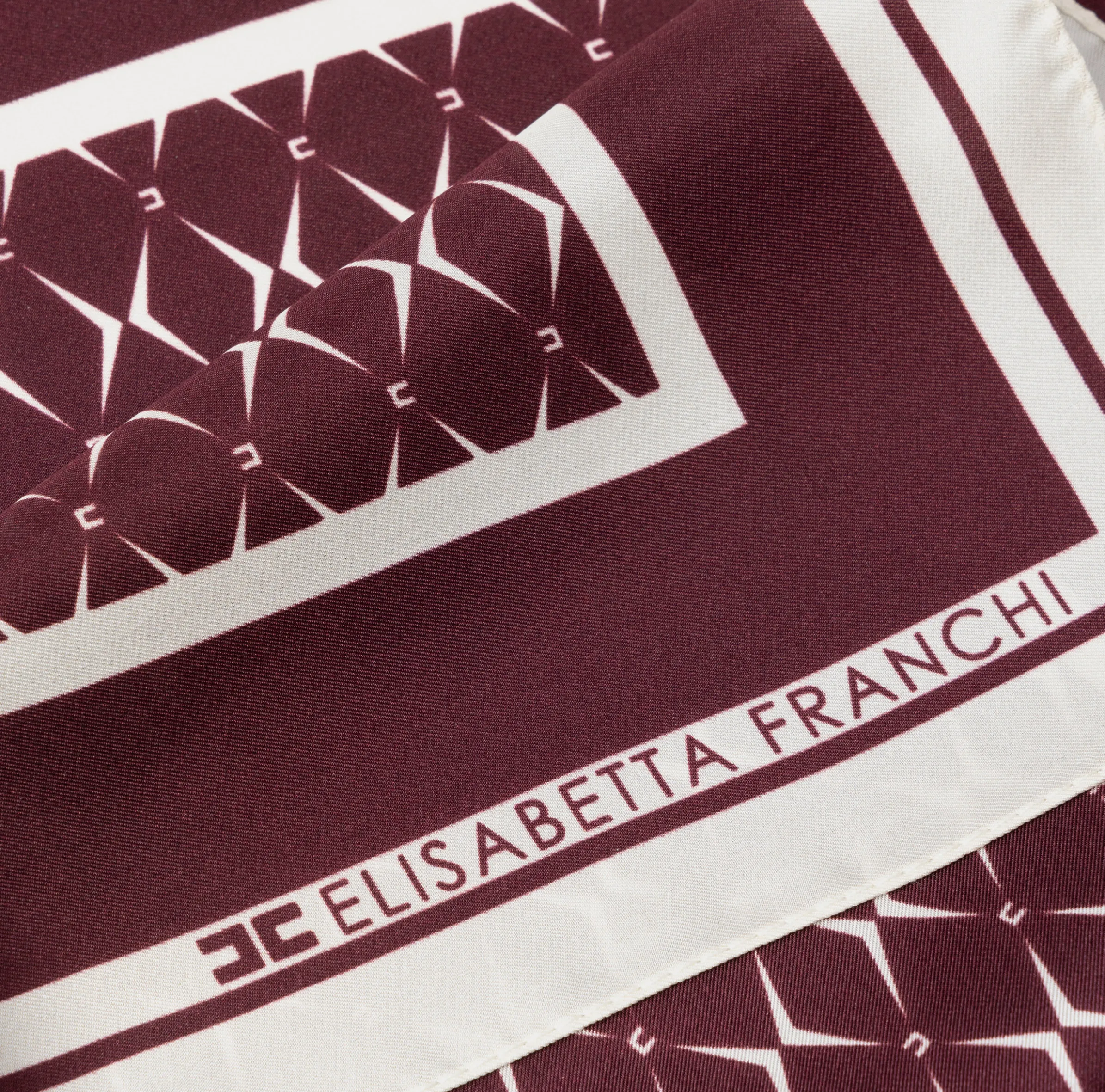 Foulard in seta con pattern rombo e logo
