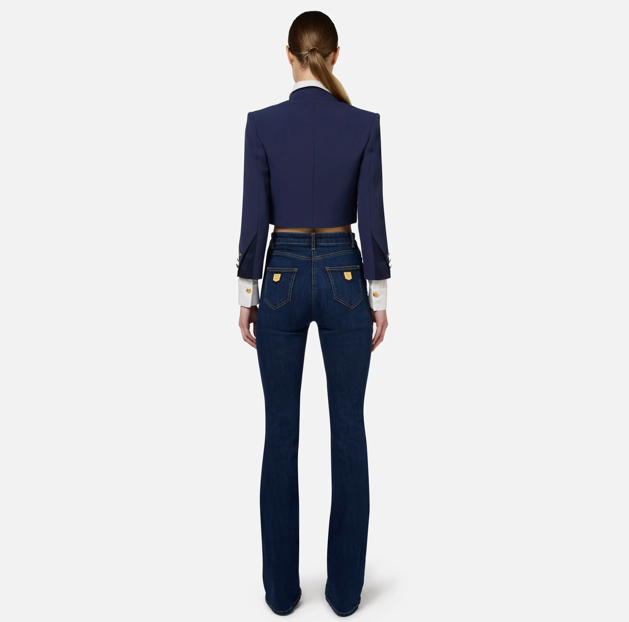 Giacca cropped in crêpe con revers in raso