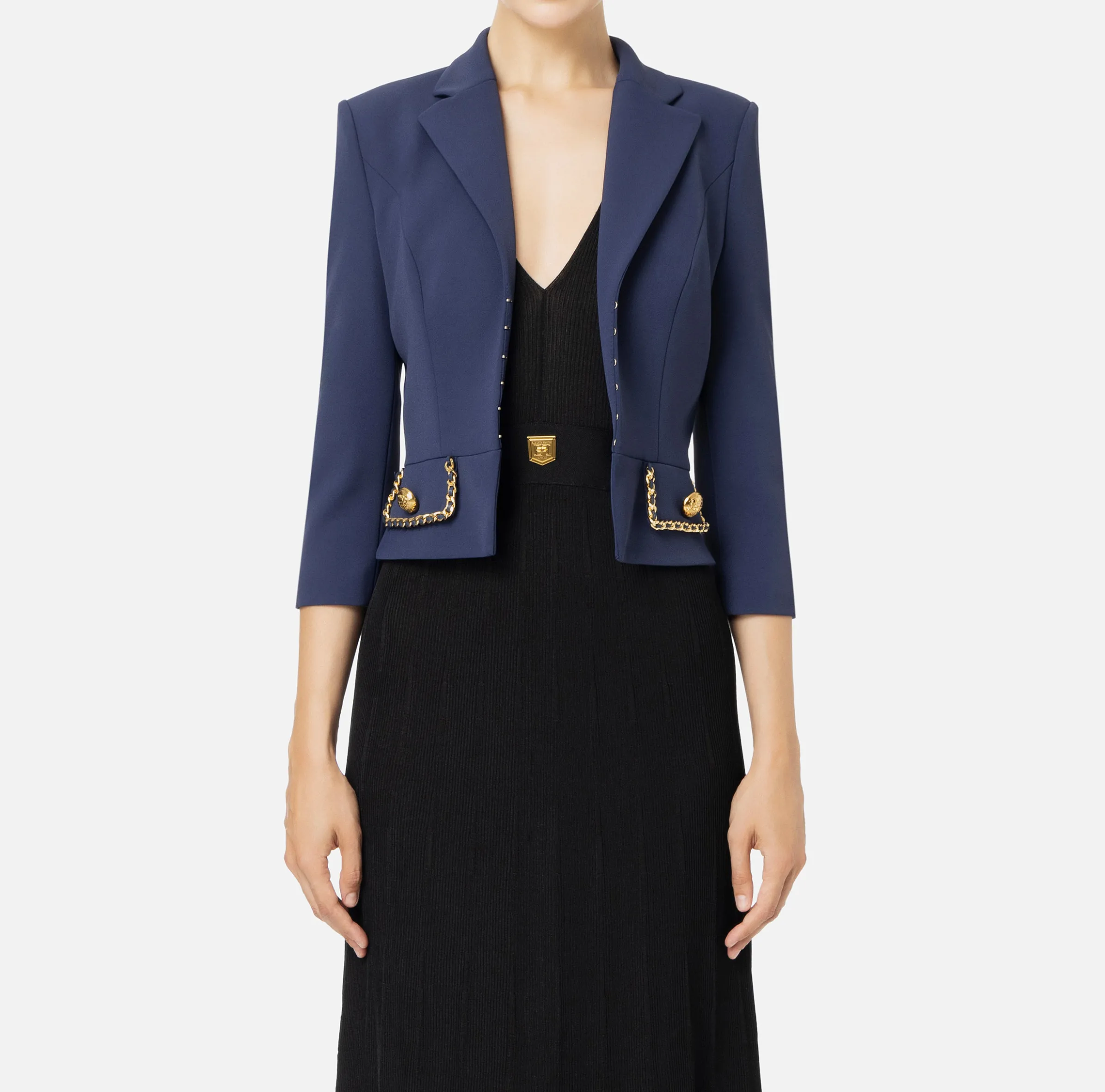 Giacca cropped in crêpe stretch con catena