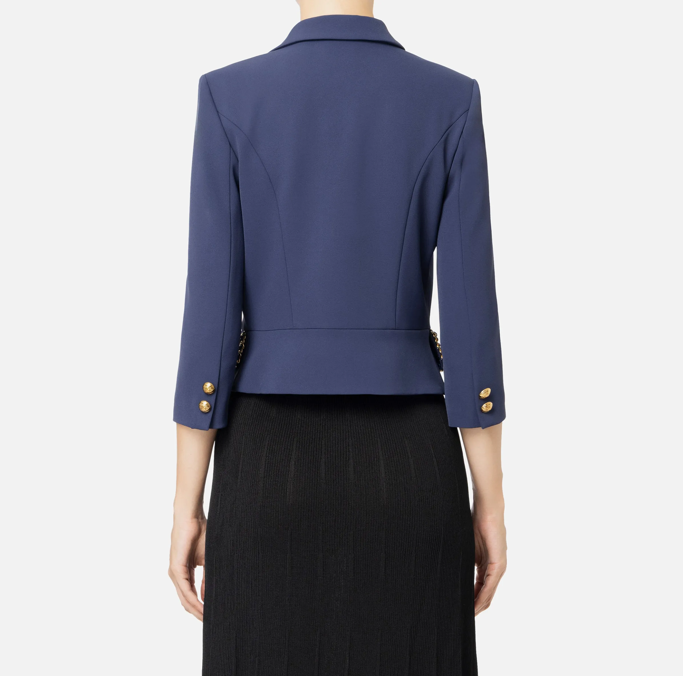 Giacca cropped in crêpe stretch con catena