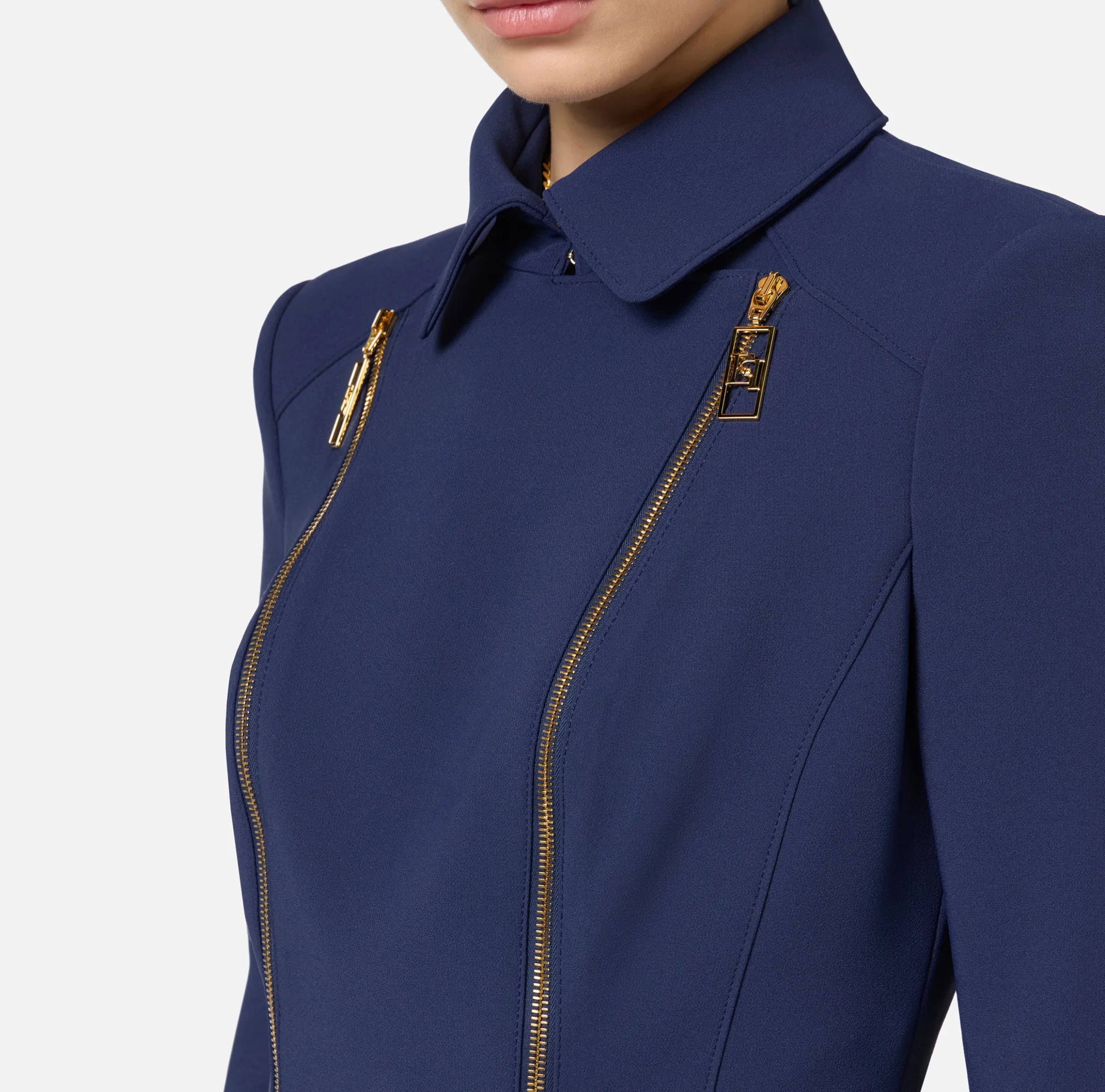 Giacca in crêpe stretch con baschina e zip
