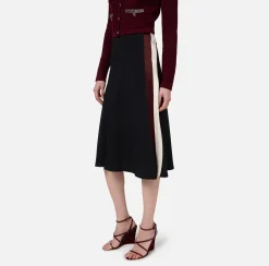 Gonna midi in crêpe satin con bande