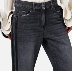 Jeans a gamba larga in cotone organico con bande in raso
