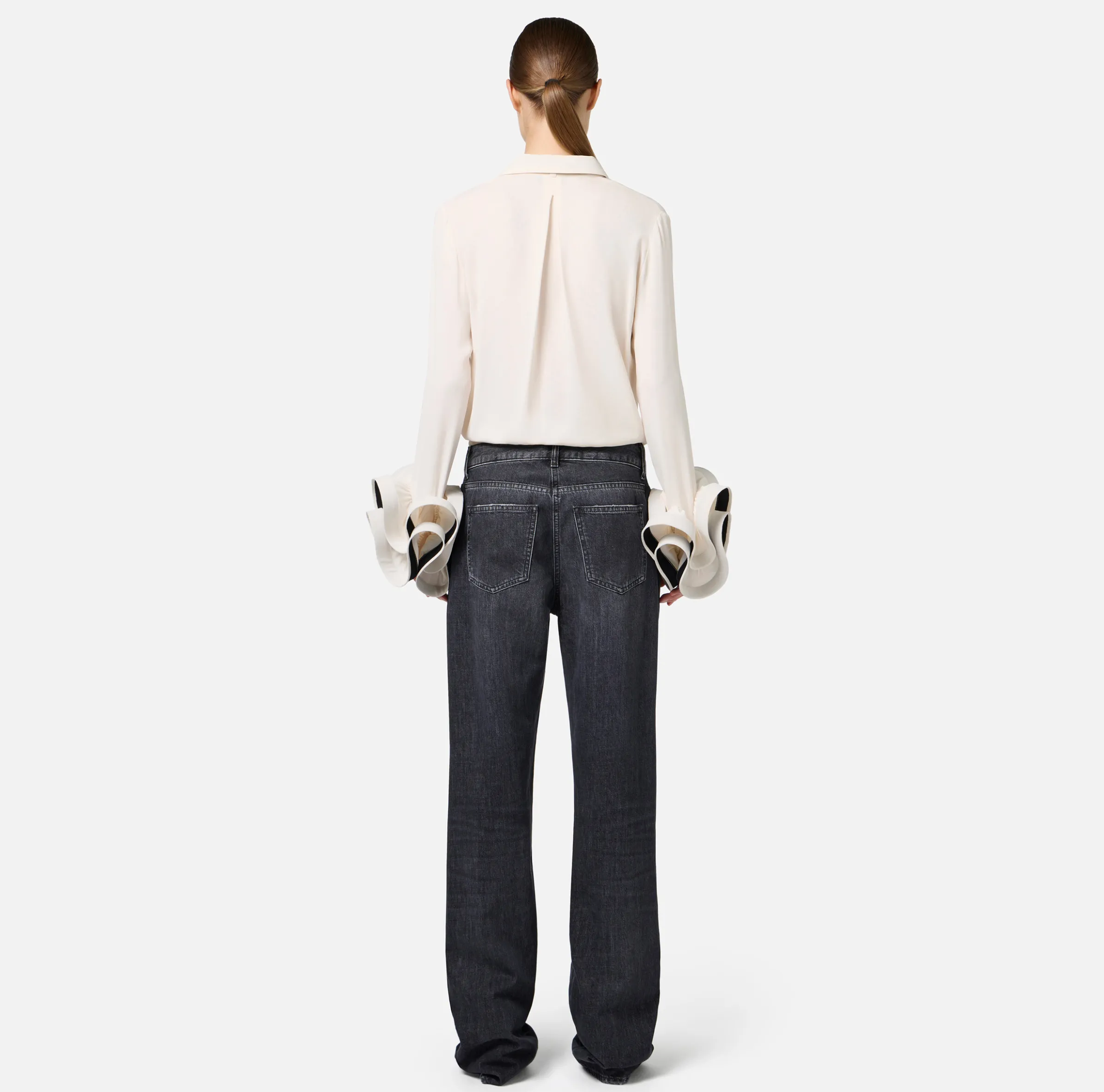 Jeans a gamba larga in cotone organico con bande in raso