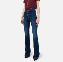 Jeans a zampa in cotone stretch con nervature