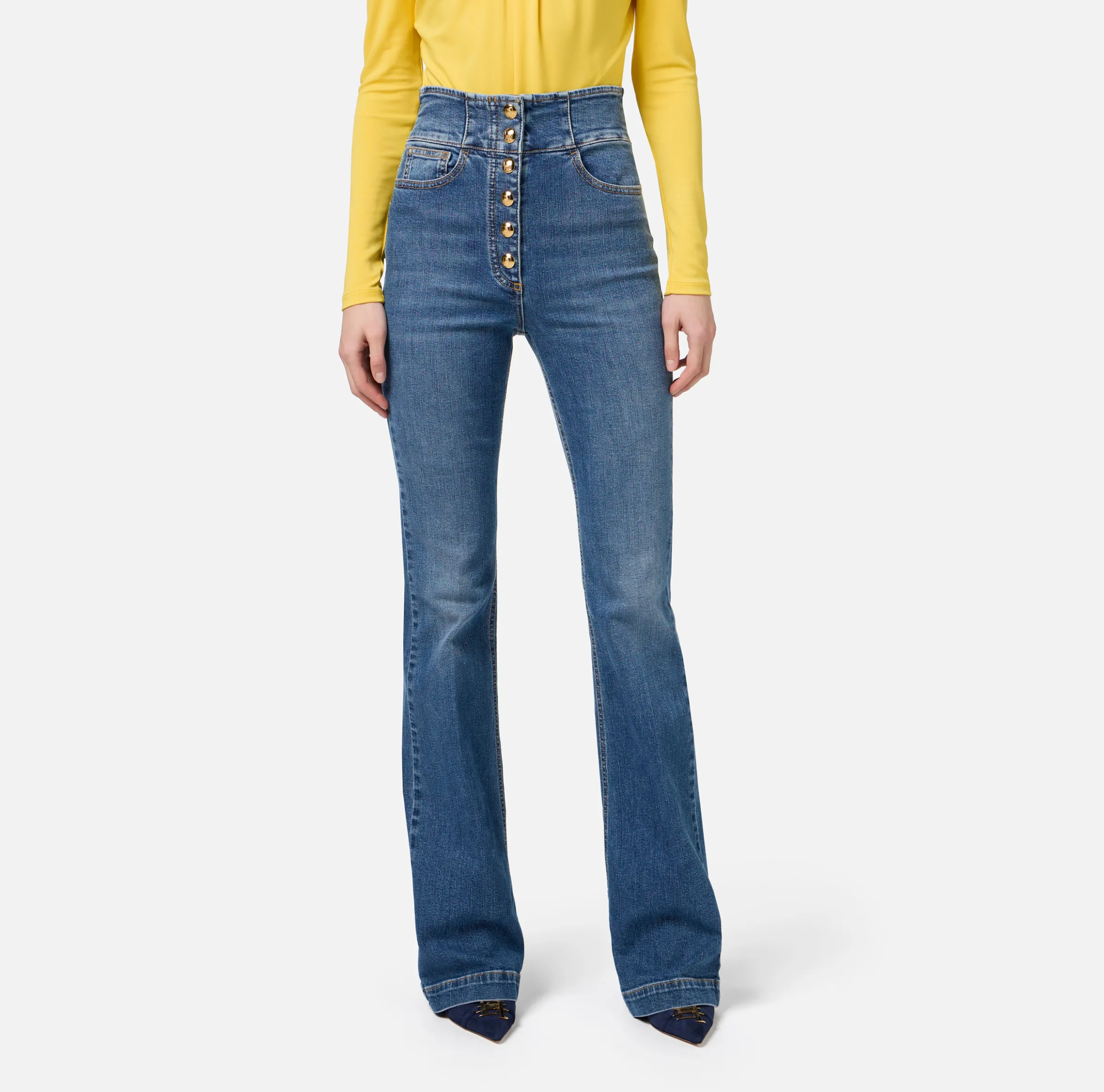 Jeans a zampa in cotone stretch con bottoniera centrale