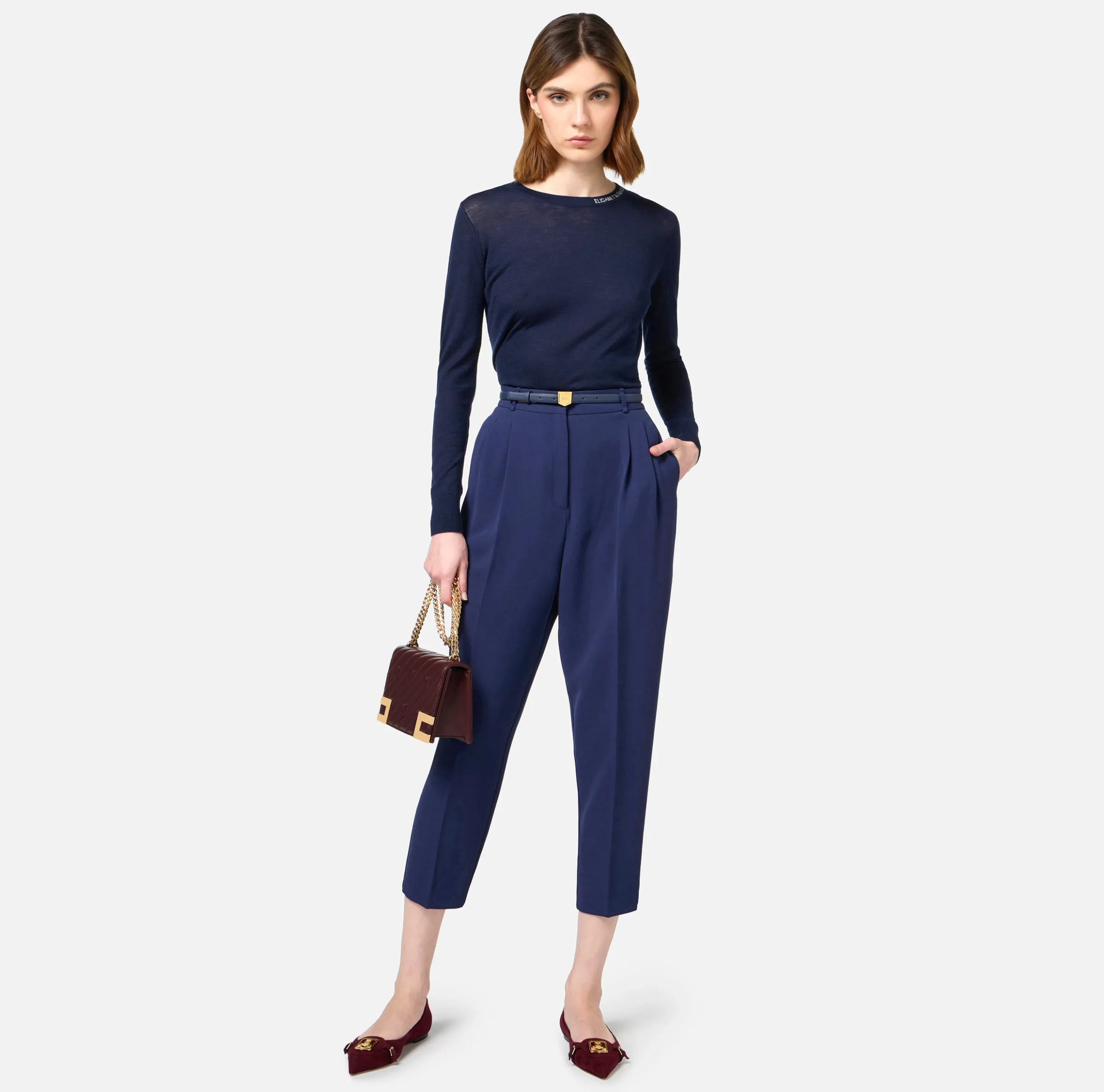 Maglia in lana merino con logo jacquard in contrasto