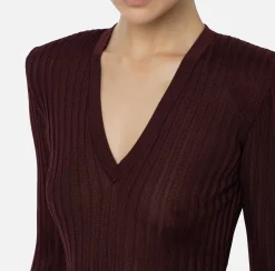 Maglia in viscosa lucida a costine