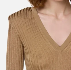 Maglia in viscosa lucida a costine