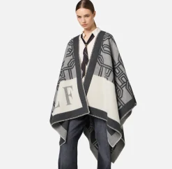 Mantella in lana jacquard con lettering