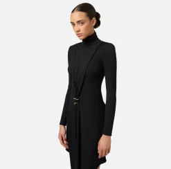 Miniabito in jersey con drappeggio e accessorio gioiello