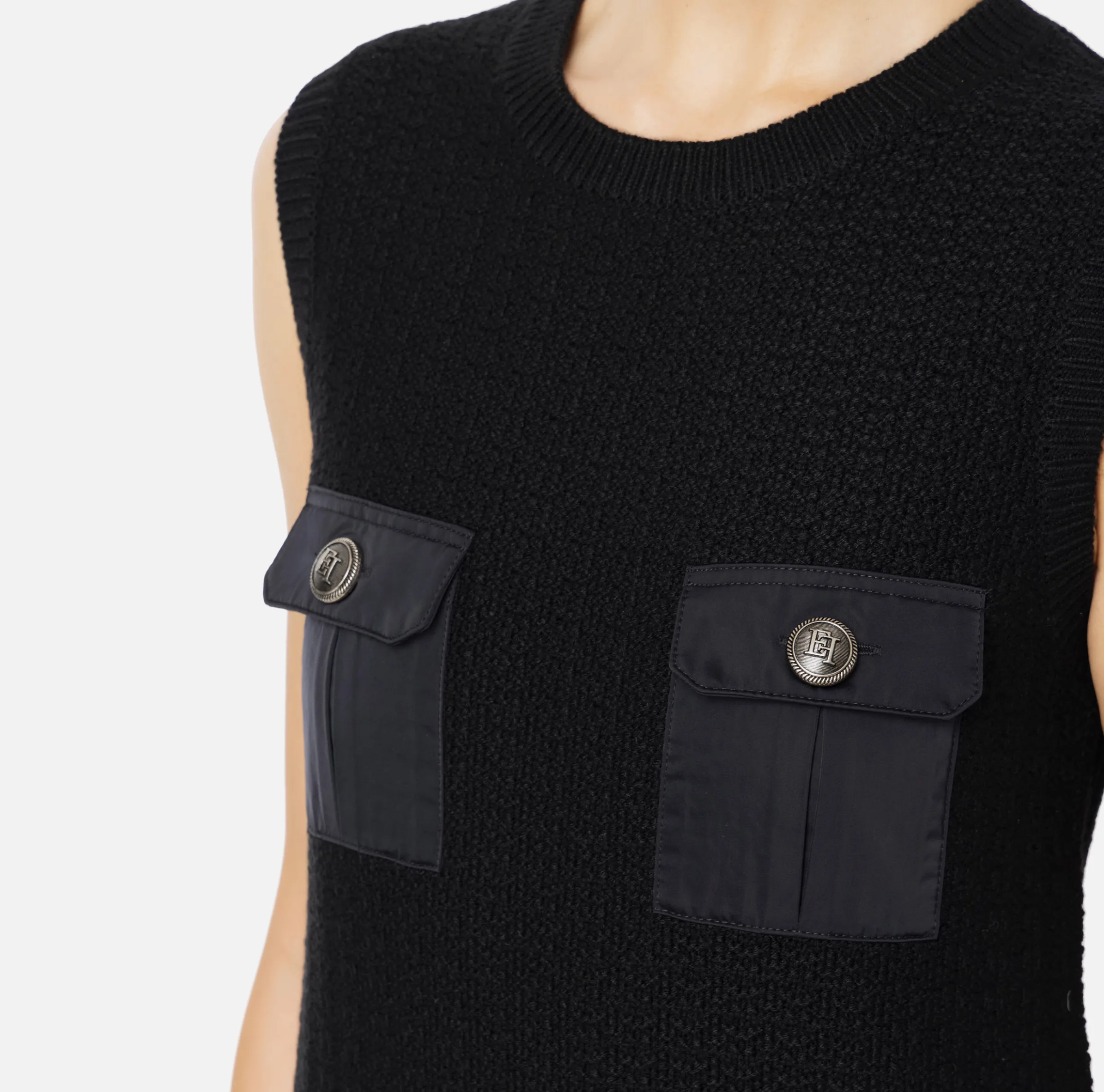 Miniabito in lana bouclé con tasche in vela tecnica