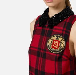 Miniabito in lana tartan con patch ricamato