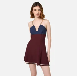 Miniabito in satin con catena groumette