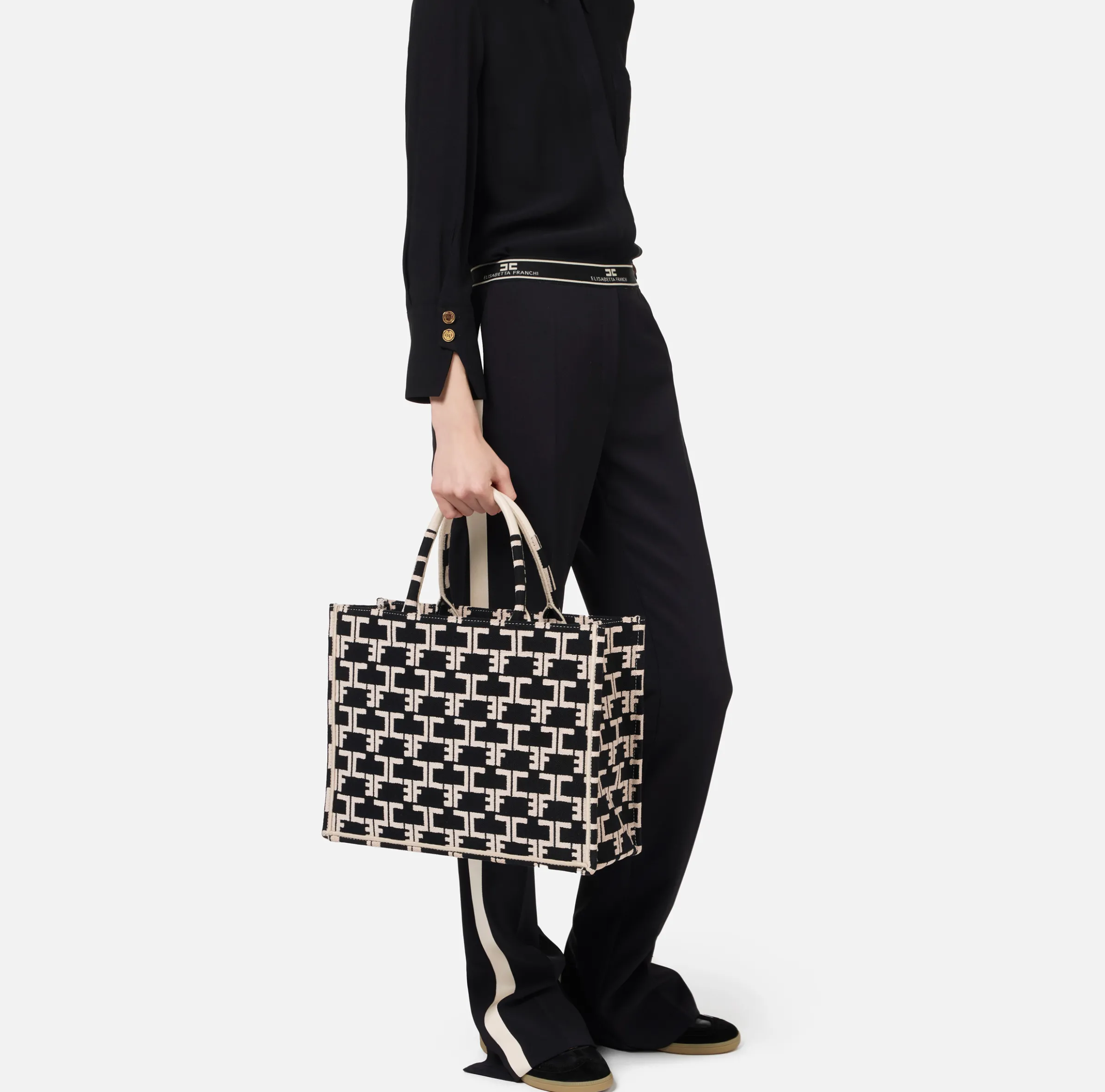 Monogram Tote Medium