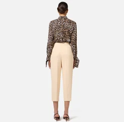 Pantalone cropped in crêpe con pinces