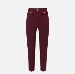 Pantalone dritto in crêpe stretch con rivetto logo