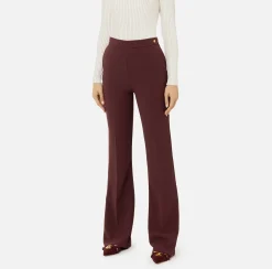 Pantalone dritto in crêpe stretch con rivetto logo