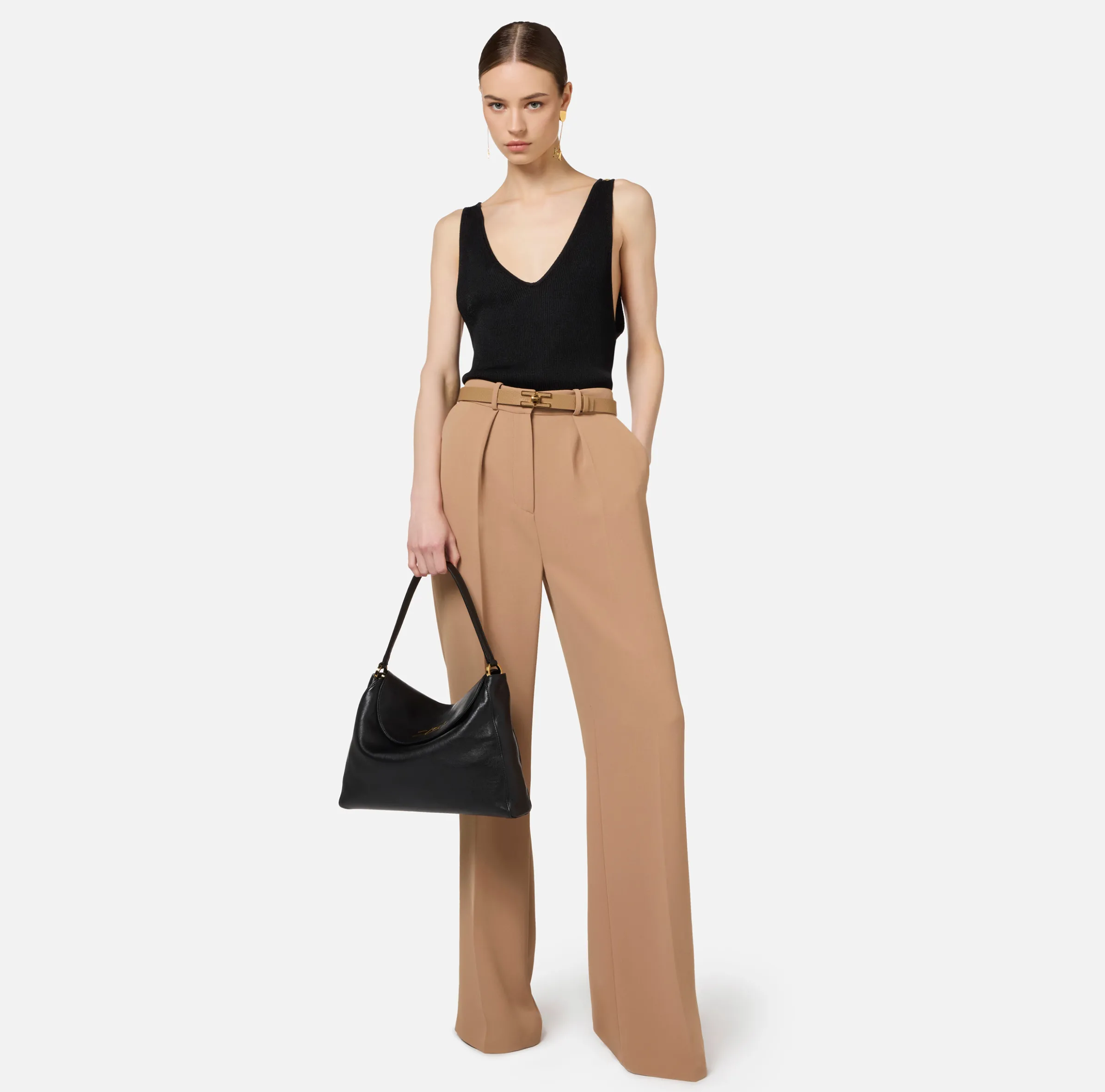 Pantalone dritto in crêpe fermo con rivetto stemma