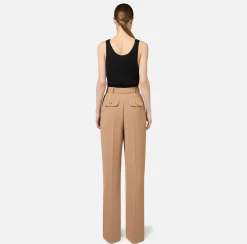 Pantalone dritto in crêpe fermo con rivetto stemma