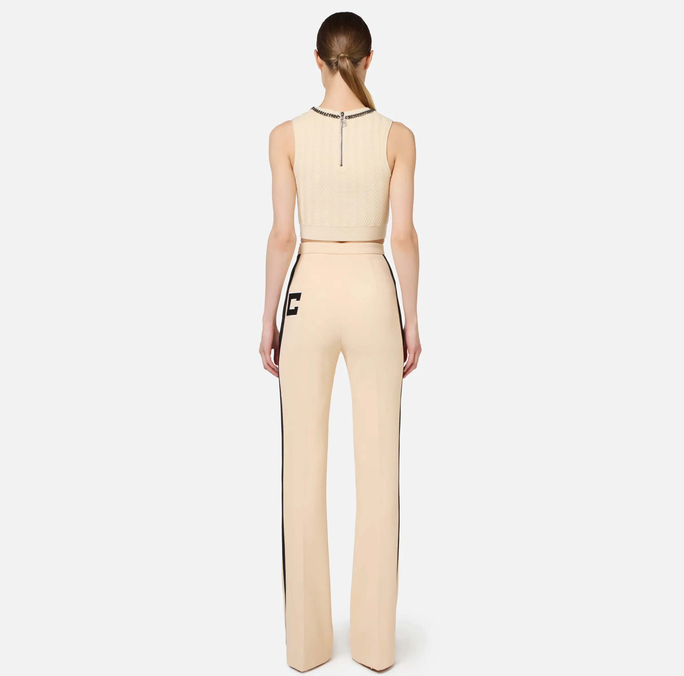 Pantalone dritto in crêpe stretch con bande e ricamo logo
