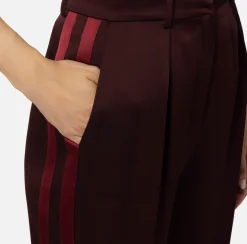 Pantalone dritto in satin con bande in raso