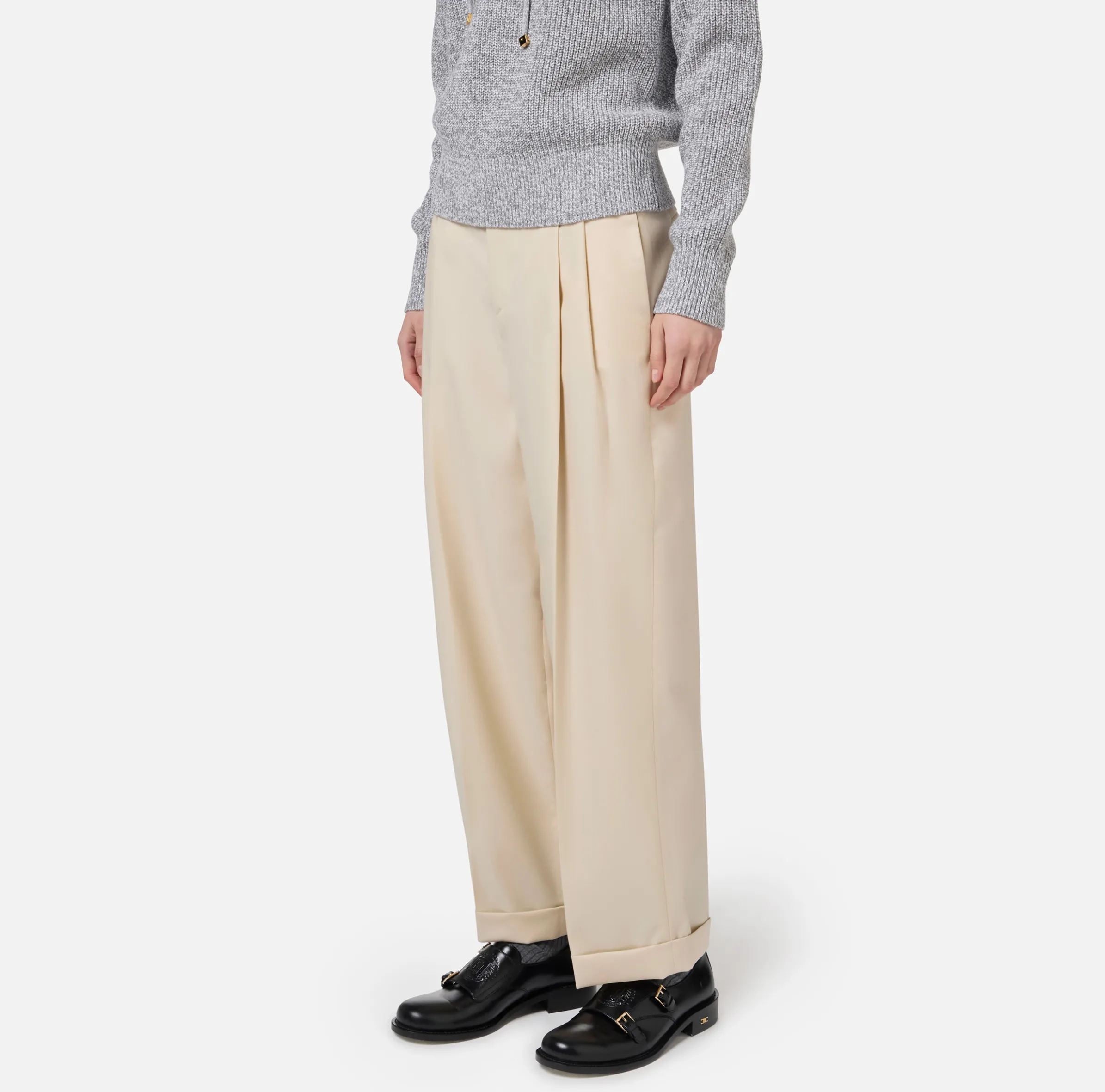 Pantalone in fresco lana con pinces e risvolto