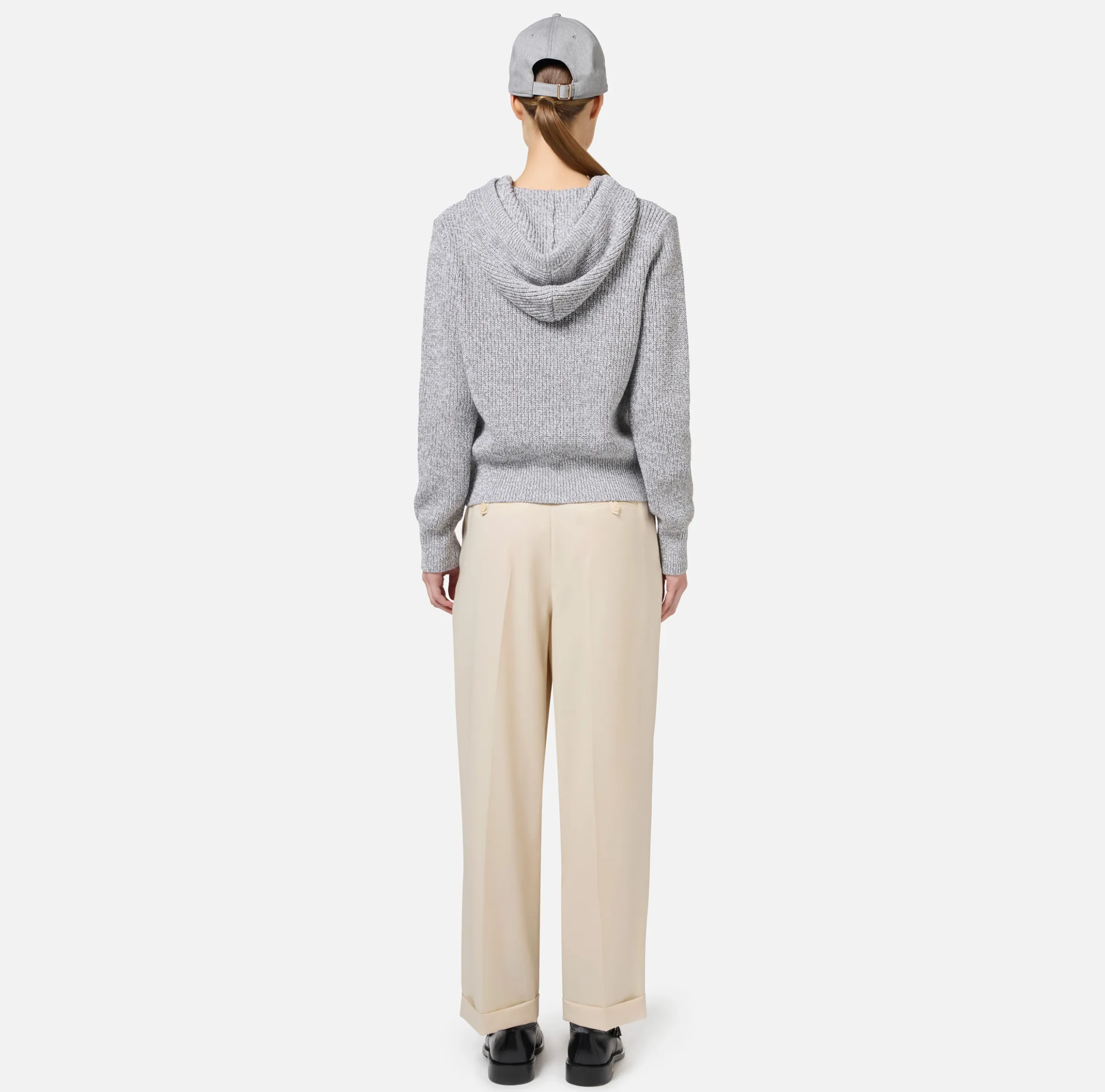 Pantalone in fresco lana con pinces e risvolto