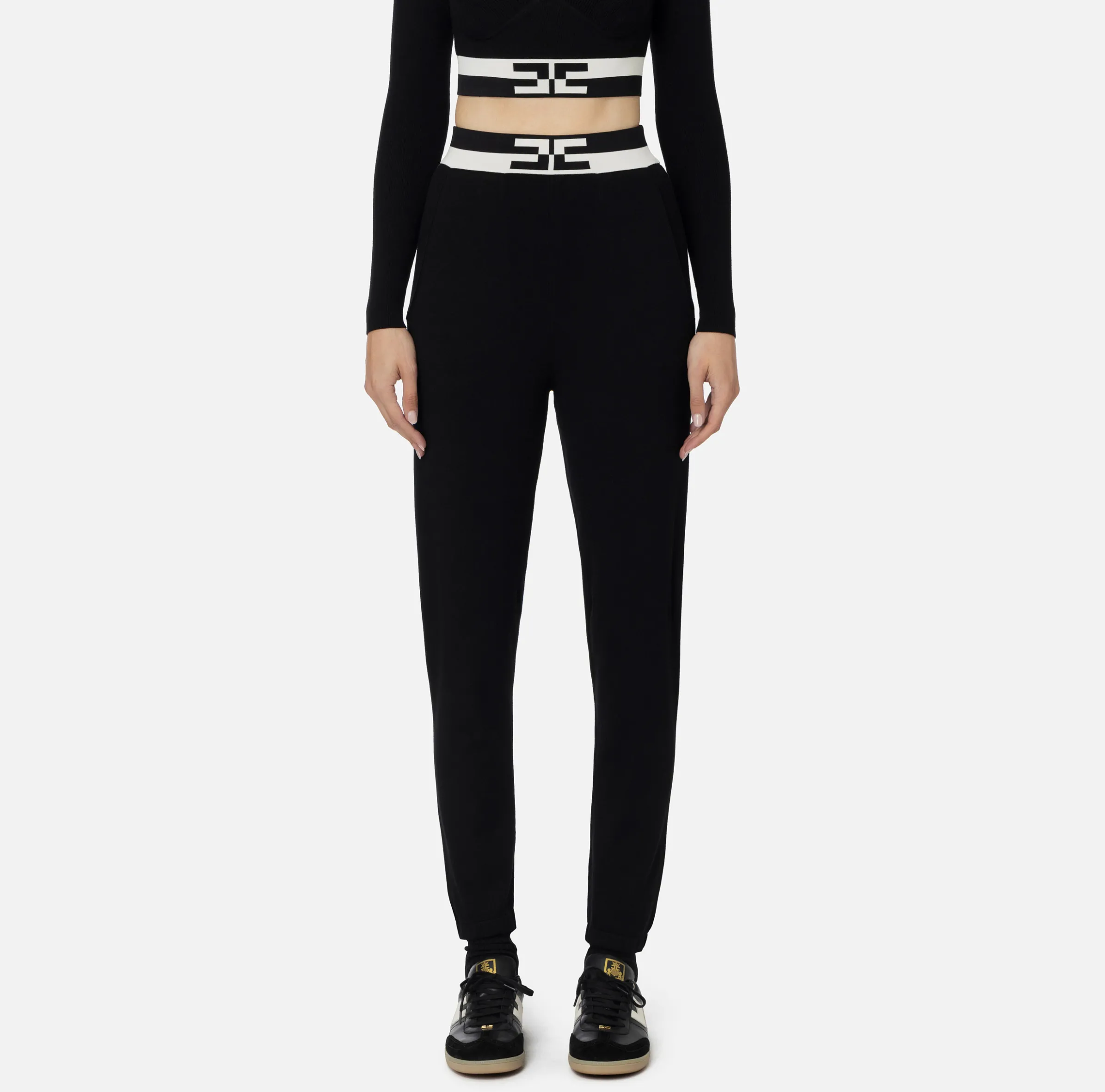 Pantalone jogger in viscosa con bande logo